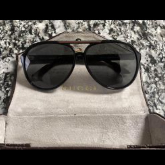 Gucci black tint aviators - Picture 2 of 3